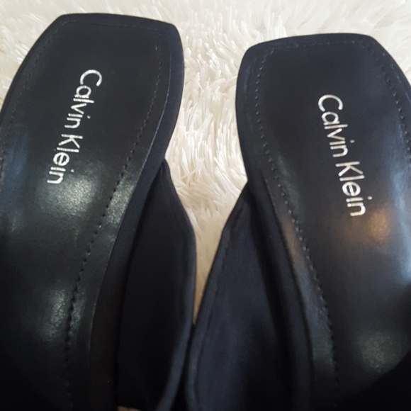 Calvin Klein platform slides - Picture 3 of 8